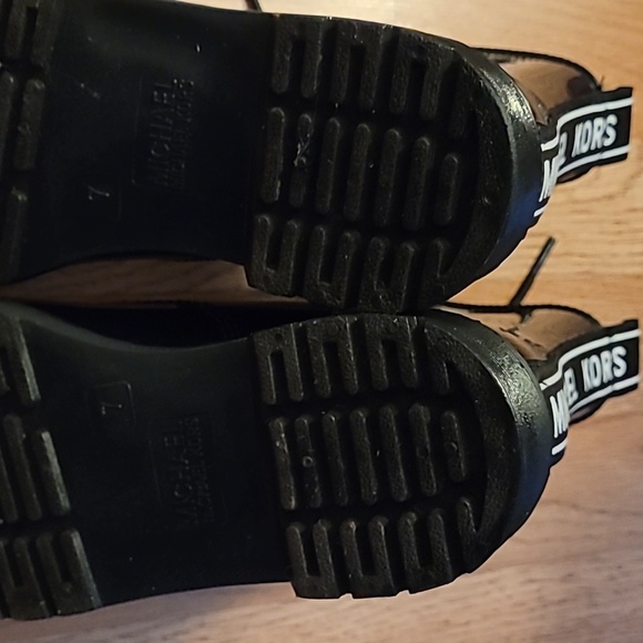 Michael Michael Kors Tavie combat rain boots. Size 7 - Picture 7 of 7